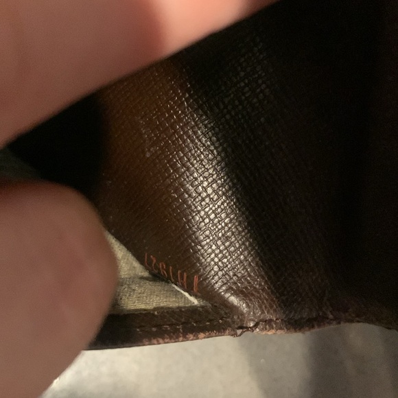 Louis Vuitton Damier Sarah Wallet Date Code TH1927 - Picture 10 of 10